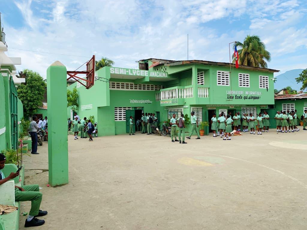 Étudiants en uniforme